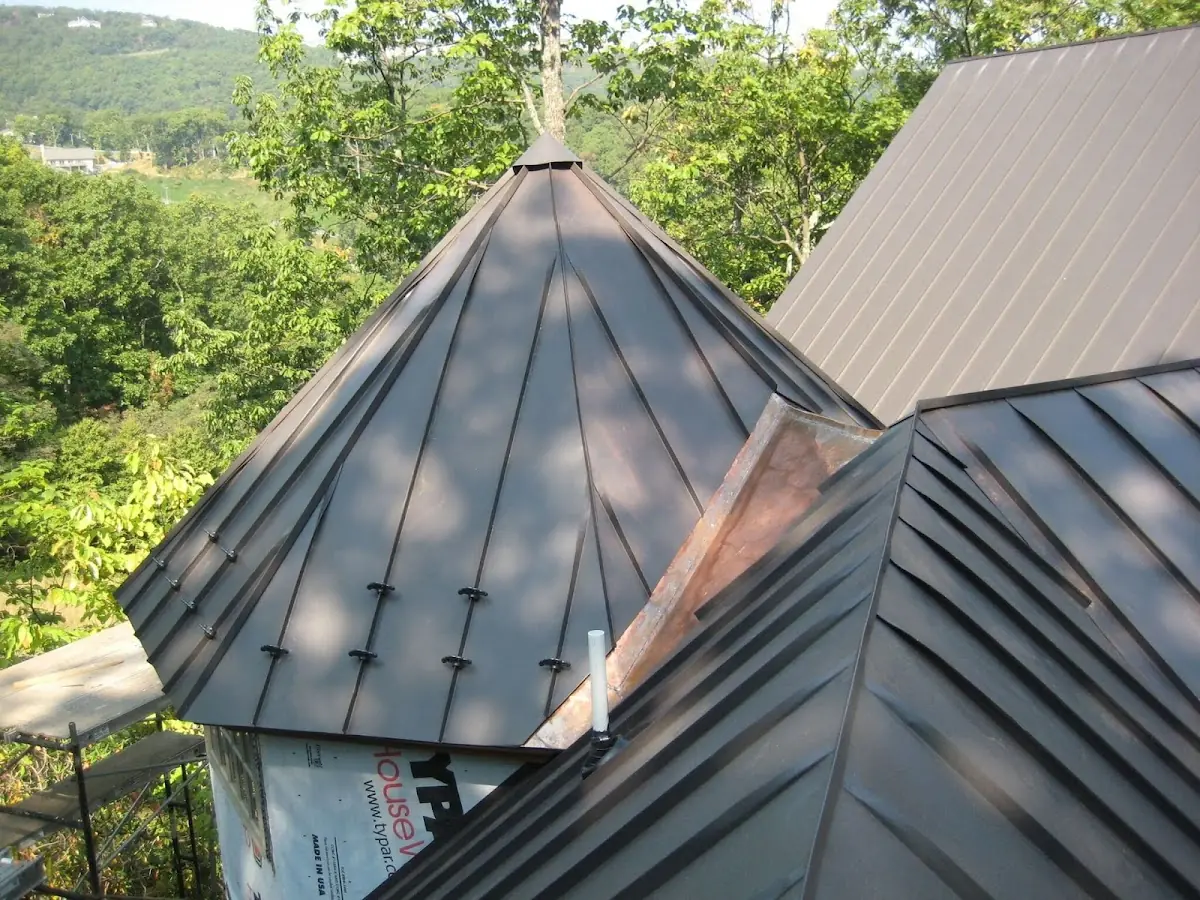 Professional Roof Tarp Installation by Craftsman Roofing in Retreat Farms